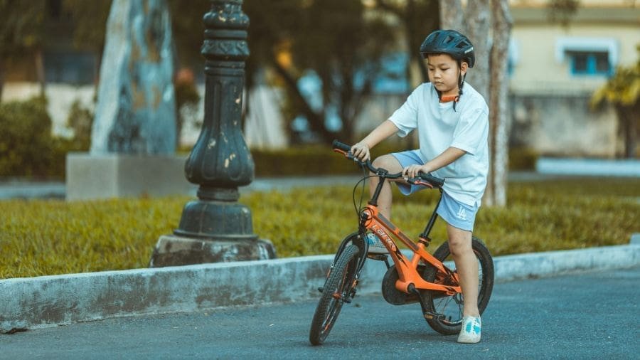 A mem&oacute;ria procedural depende de regi&otilde;es profundas do c&eacute;rebro, como os g&acirc;nglios da base e o cerebelo