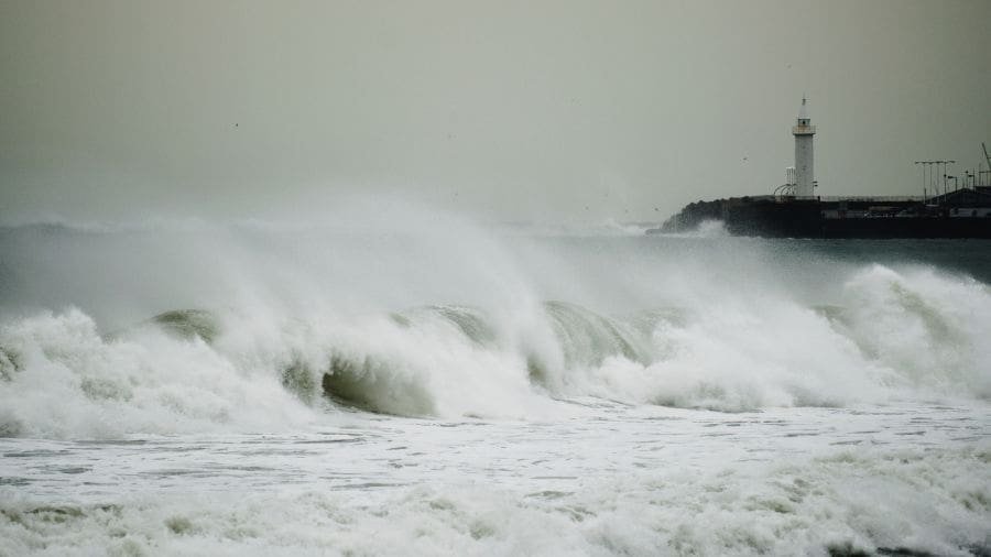 O supertuf&atilde;o no Pac&iacute;fico ganhou for&ccedil;a em uma regi&atilde;o estrat&eacute;gica para o equil&iacute;brio clim&aacute;tico global