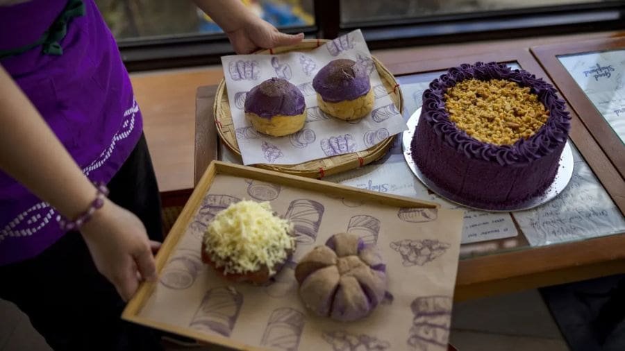 O ube conquistou o mundo porque une duas coisas que a internet adora: uma cor impressionante e um sabor familiar, mas diferente.