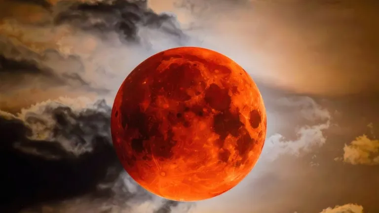 Eclipse lunar vai escurecer 93% da Lua em agosto. Saiba como observar