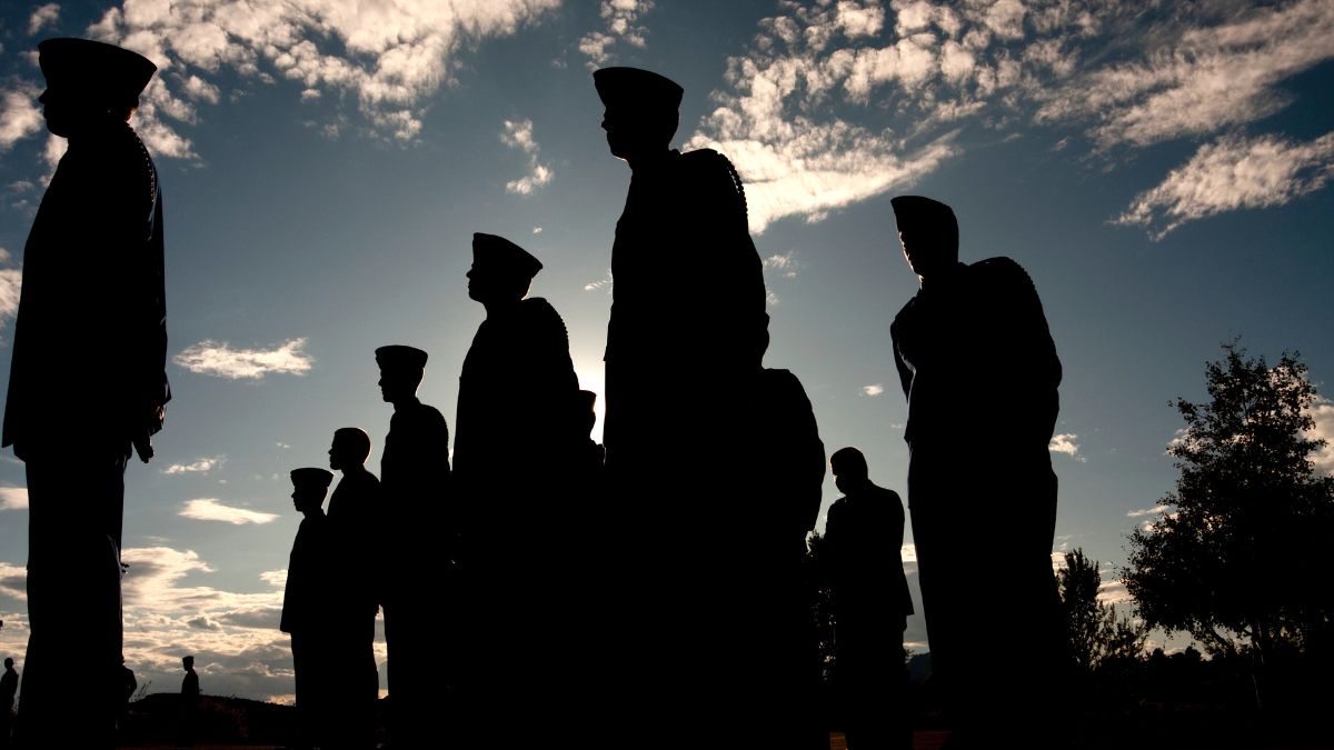 EUA buscam professor de português para militares antes da eleição no Brasil O anúncio não identifica diretamente o prédio, a instituição responsável ou a unidade militar onde as atividades ocorrerão