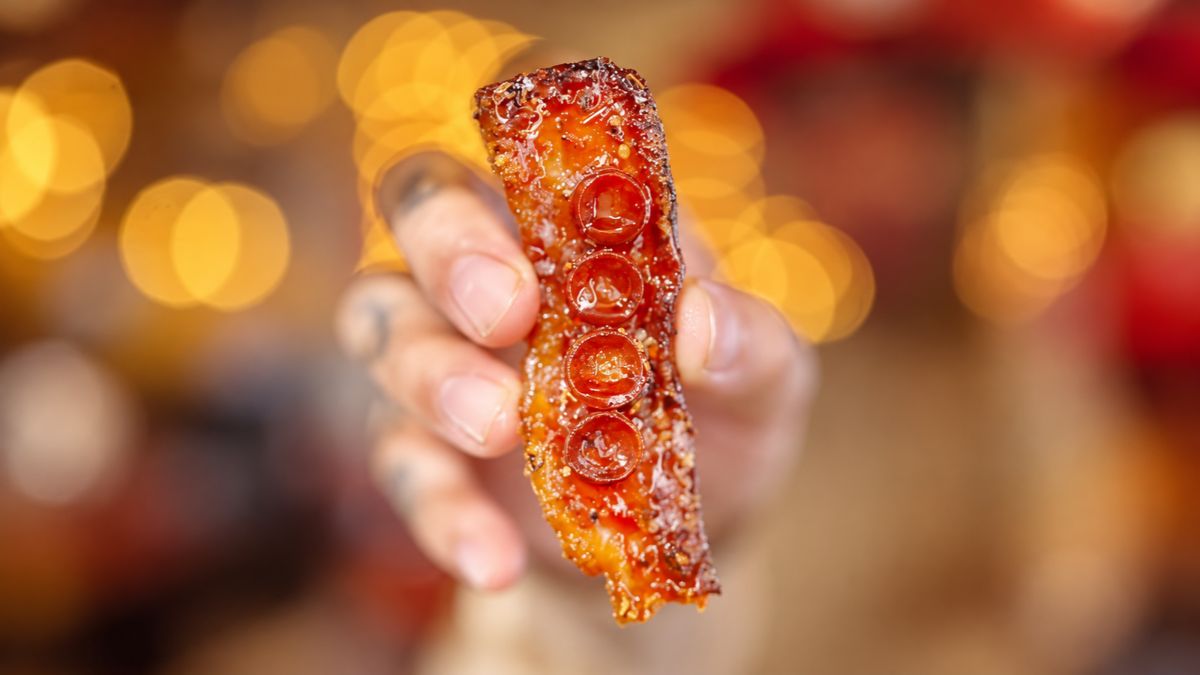 Já imaginou que existe bacon de polvo? Entenda se é realmente saudável