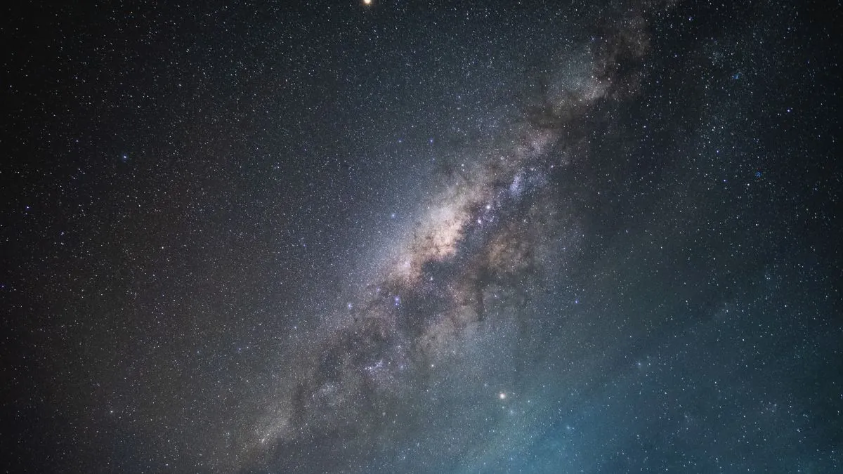A previs&atilde;o de meteoros por hora &eacute; uma refer&ecirc;ncia para condi&ccedil;&otilde;es ideais, n&atilde;o uma promessa de apari&ccedil;&otilde;es em intervalos regulares.