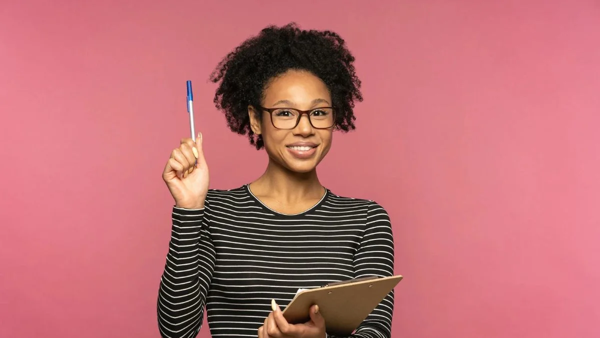 existe uma discussão sobre o lugar da educação na sociedade e o reconhecimento de quem faz esse trabalho diariamente