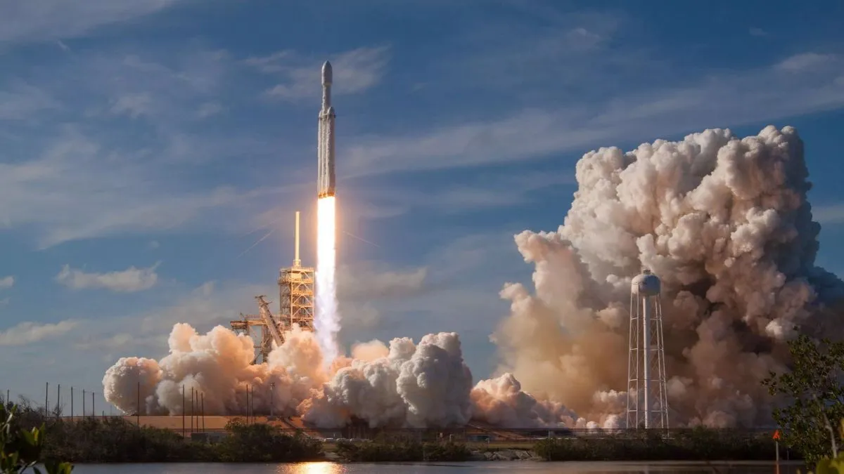 O lançamento aconteceu em 3 de junho de 2021, quando um foguete Falcon 9 decolou do Centro Espacial Kennedy, na Flórida