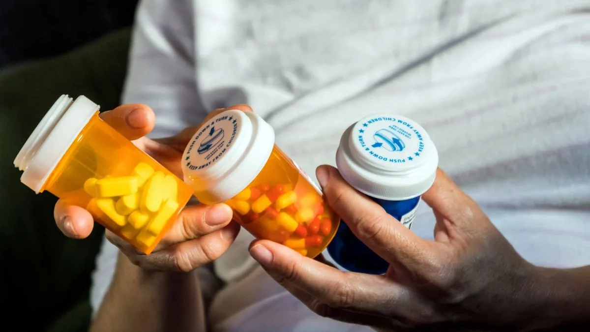 Mulher morre após ChatGPT sugerir alterar a dosagem dos medicamentos ela passou a consultar o ChatGPT sobre a possibilidade de reduzir a medicação usada para controlar a epilepsia