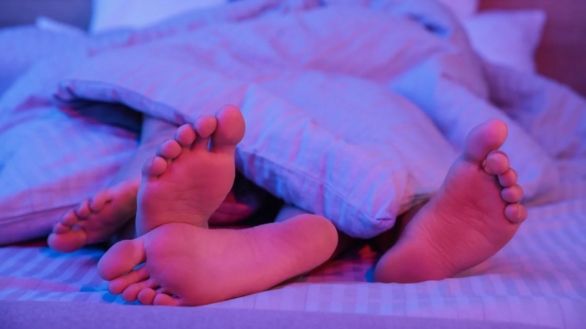 Uma associa&ccedil;&atilde;o entre sexo e sa&uacute;de pode levantar boas perguntas. Ela n&atilde;o transforma a intimidade em uma obriga&ccedil;&atilde;o semanal.