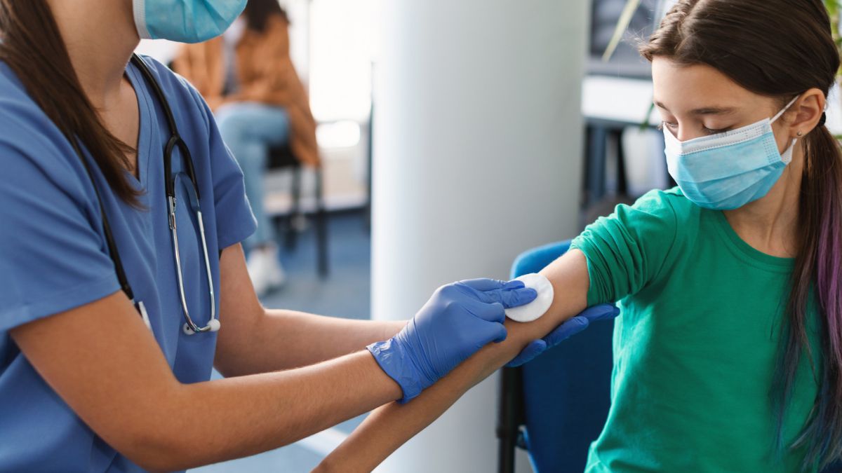 Surto de sarampo em Nova York: entenda a declaração de estado de emergência Uma doença prevenível não desaparece apenas porque existe uma vacina. A proteção depende de ela chegar às pessoas.
